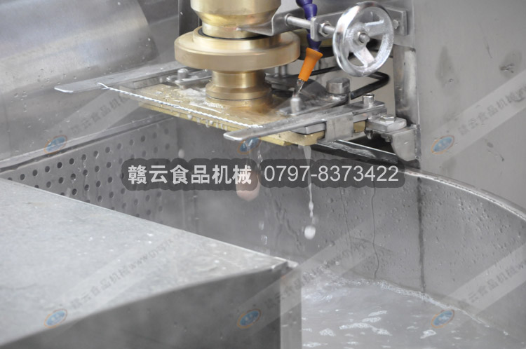 成型出來的一個肉丸